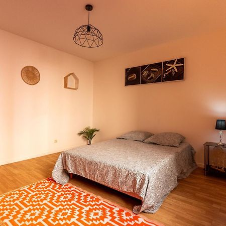 Appartement Tout Equipe Pour 6 Personnes A 15Min Des Plages Béziers Exterior foto