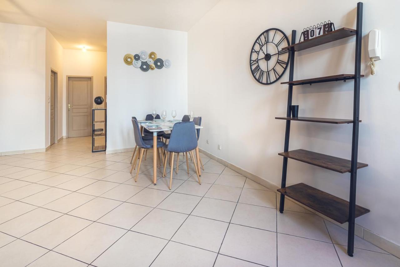 Appartement Tout Equipe Pour 6 Personnes A 15Min Des Plages Béziers Exterior foto