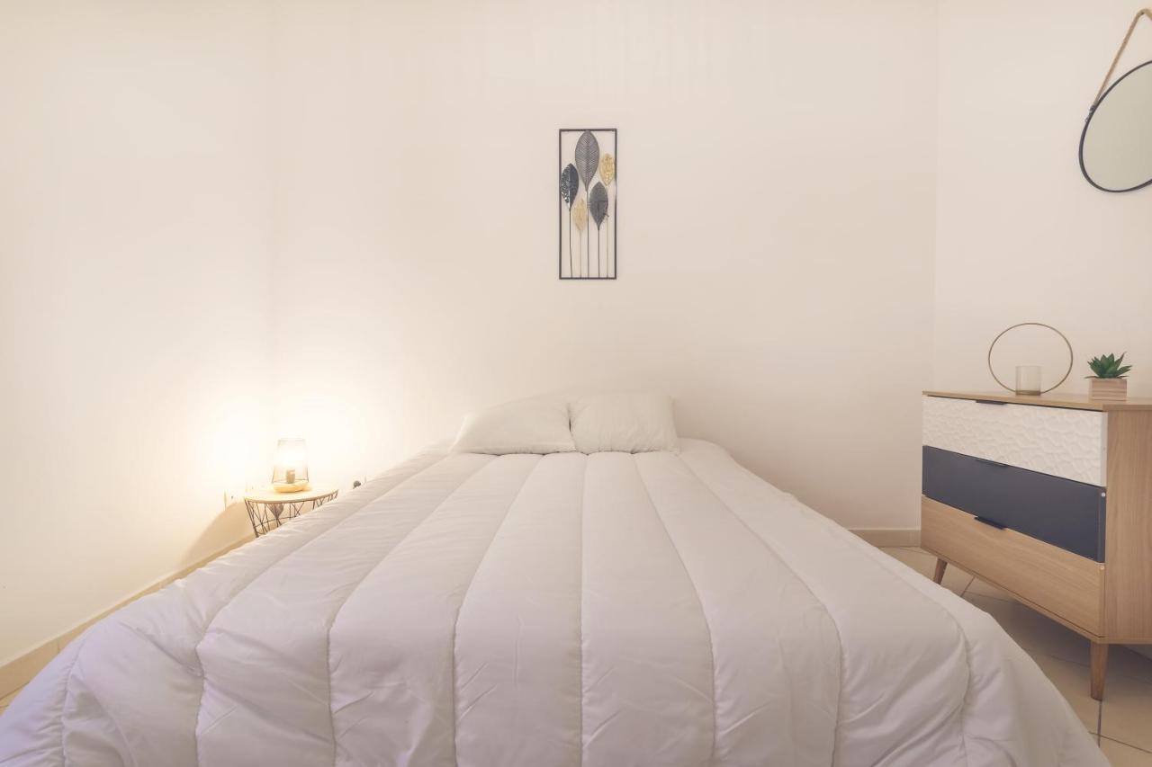 Appartement Tout Equipe Pour 6 Personnes A 15Min Des Plages Béziers Exterior foto