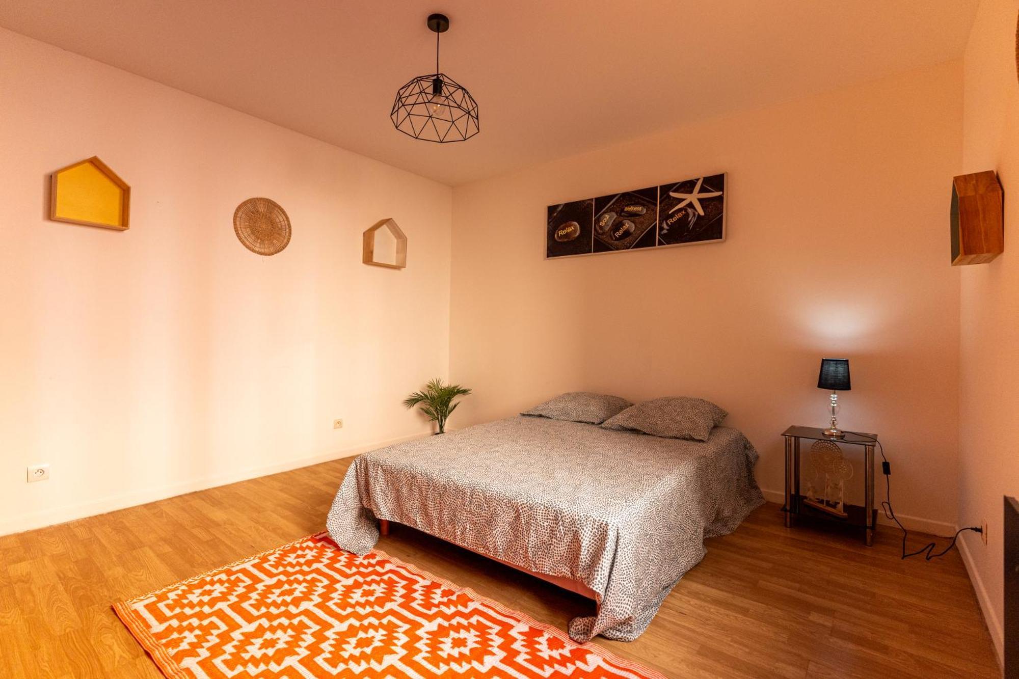 Appartement Tout Equipe Pour 6 Personnes A 15Min Des Plages Béziers Exterior foto