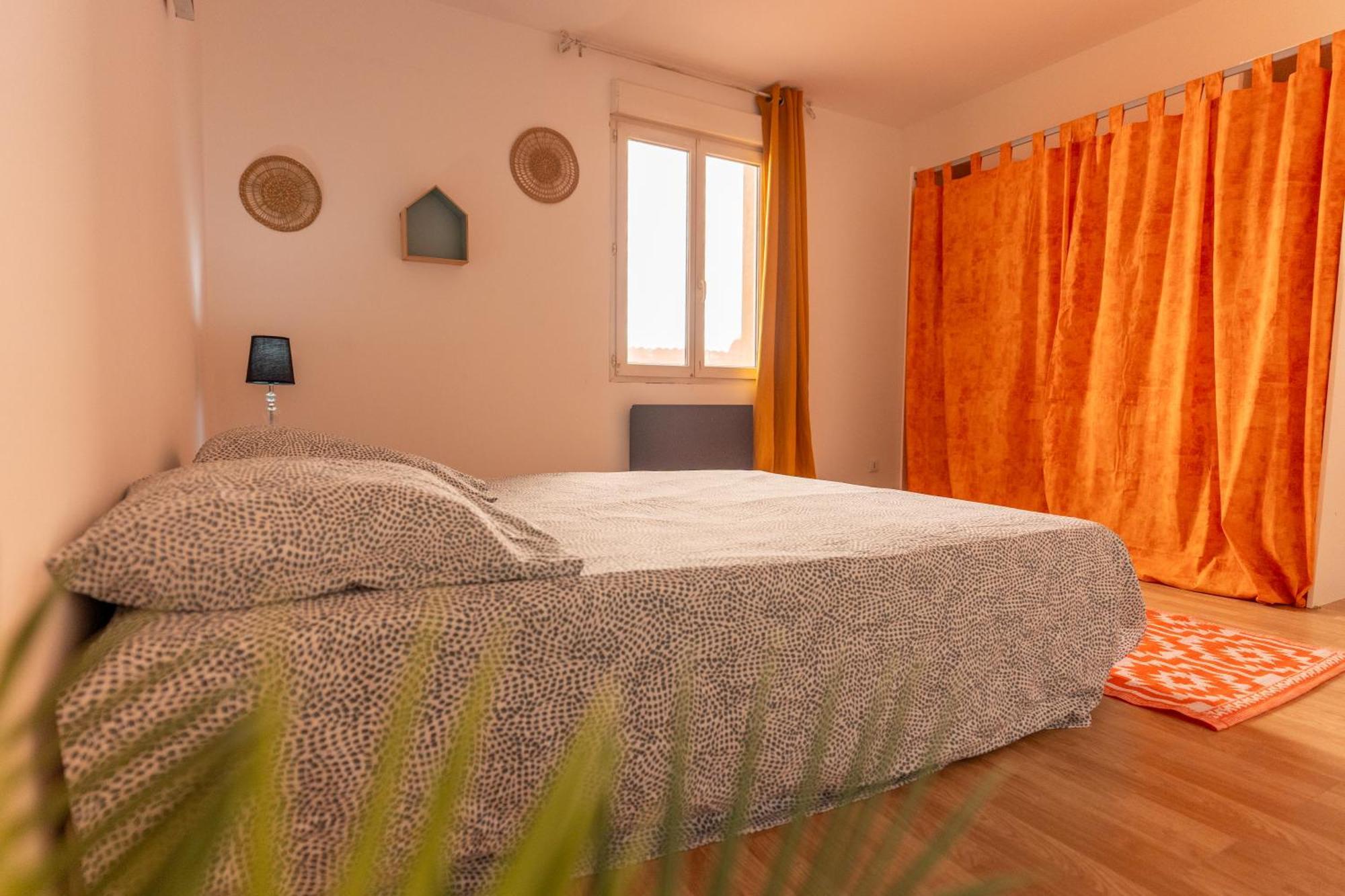 Appartement Tout Equipe Pour 6 Personnes A 15Min Des Plages Béziers Exterior foto