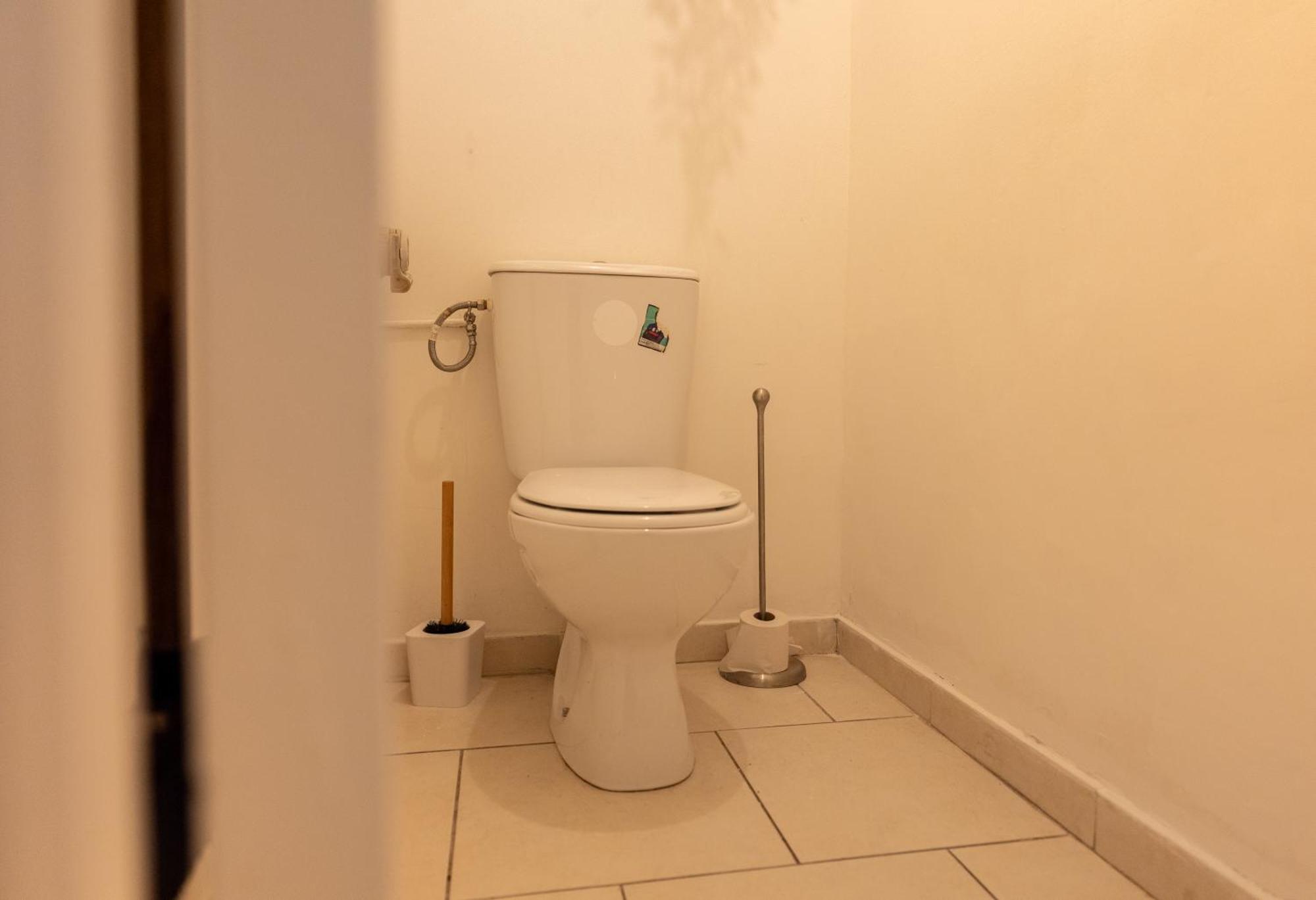 Appartement Tout Equipe Pour 6 Personnes A 15Min Des Plages Béziers Exterior foto