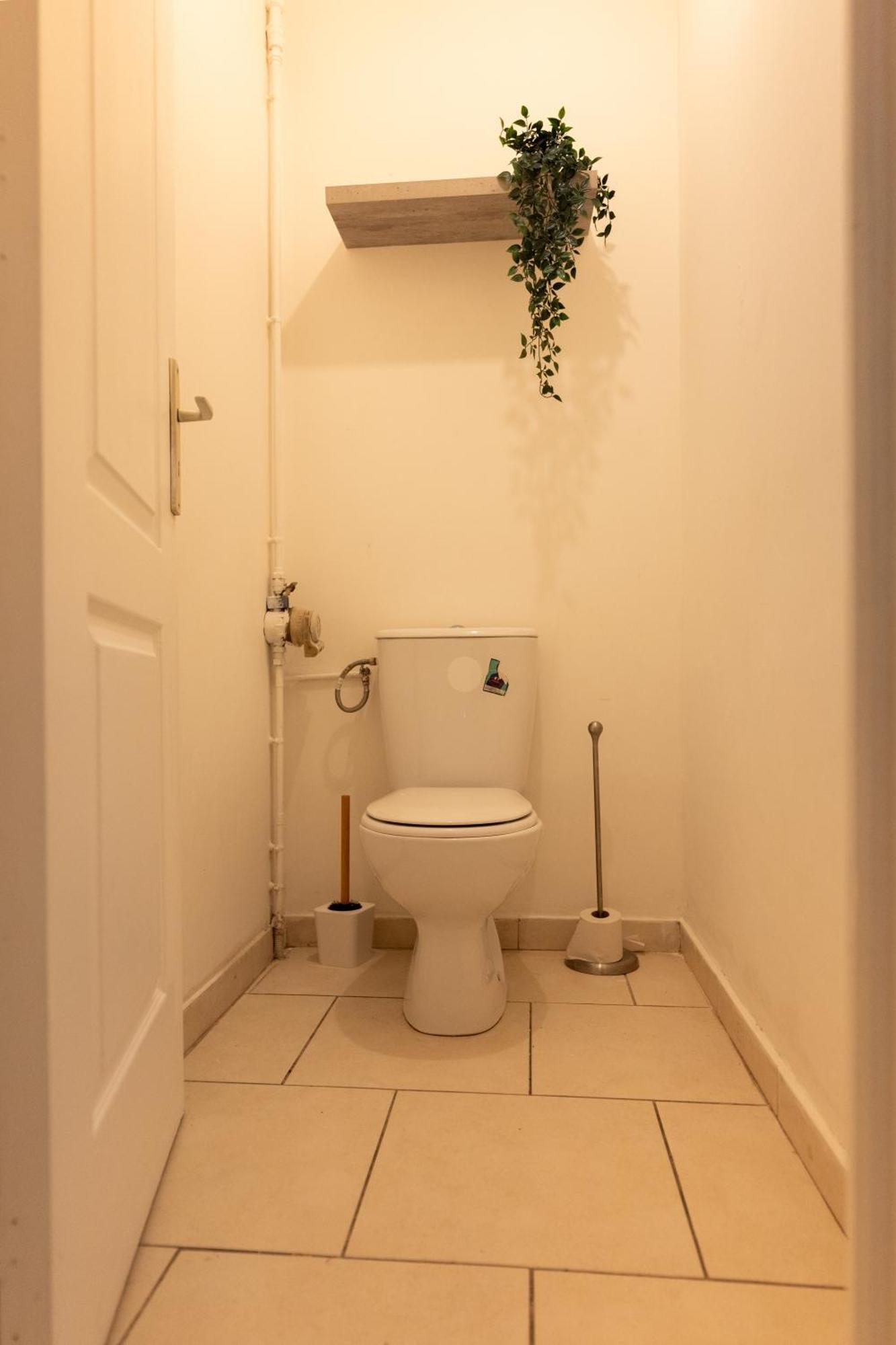 Appartement Tout Equipe Pour 6 Personnes A 15Min Des Plages Béziers Exterior foto