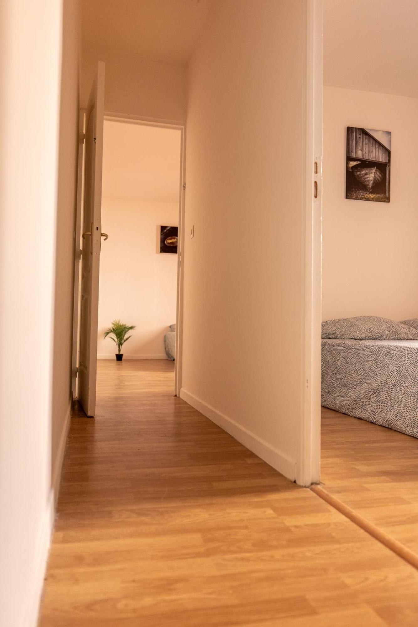 Appartement Tout Equipe Pour 6 Personnes A 15Min Des Plages Béziers Exterior foto