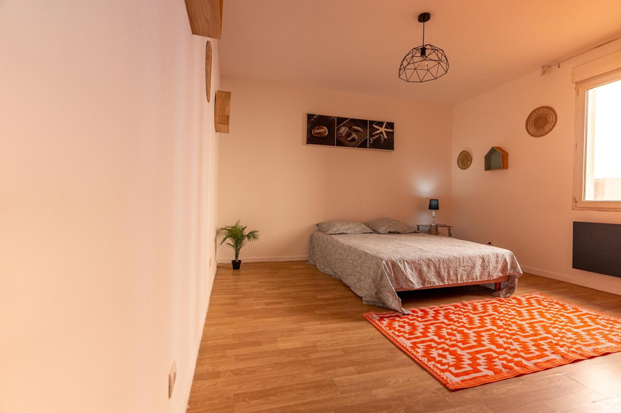 Appartement Tout Equipe Pour 6 Personnes A 15Min Des Plages Béziers Exterior foto